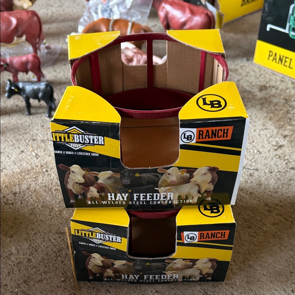 Little Buster LB Ranch Hay Feeder - Yellow & Black Packaging